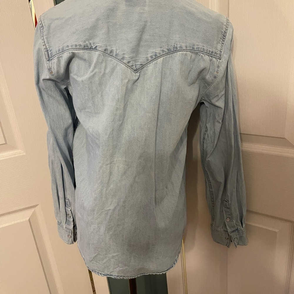 Casual Light Blue Denim Shirt - Picture 5 of 6